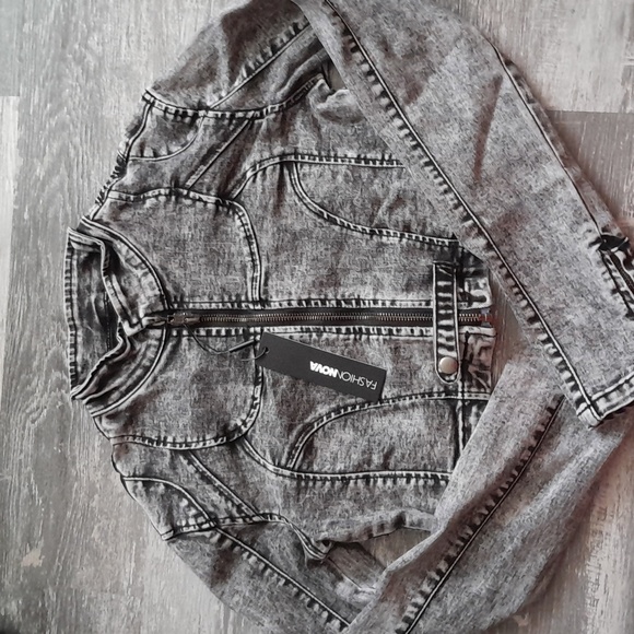 Brand New stretchy denim crop jacket - Picture 3 of 5